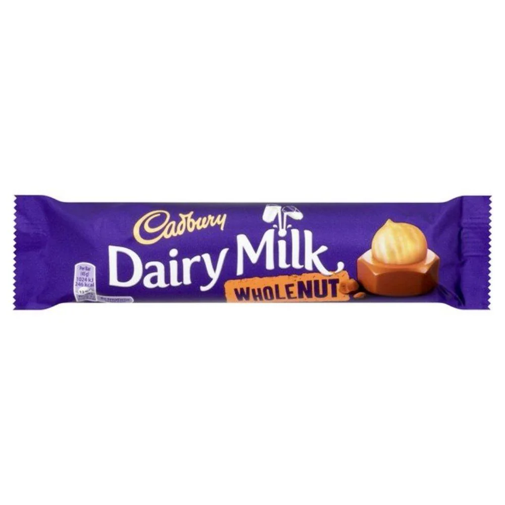 Cadbury Dairy Milk Wholenut, barretta di cioccolato con nocciole da 45g SCADENZA 30/04/23